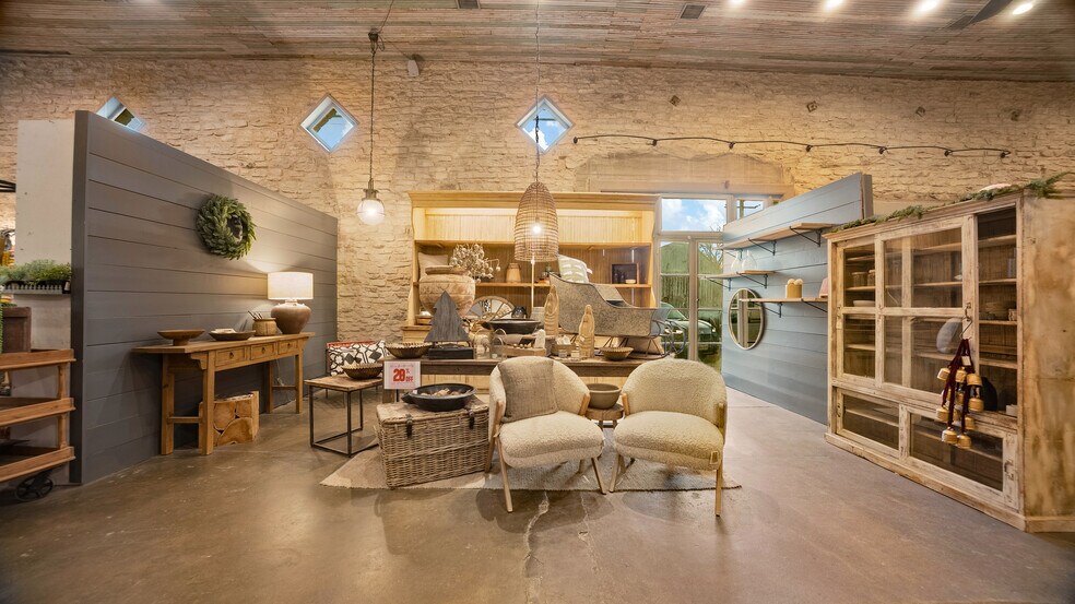 More Photos Of 101 N Elm, Hico General Retail For Sale