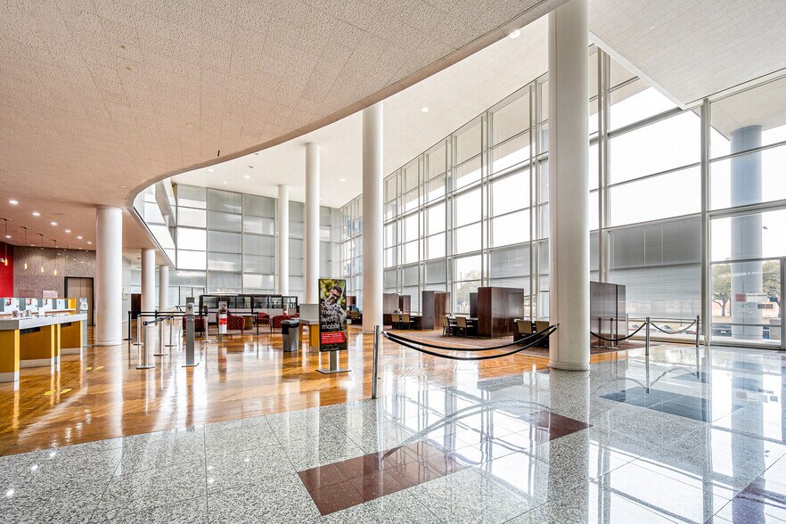 More Photos Of 40 NE Loop 410, San Antonio Office For Sale