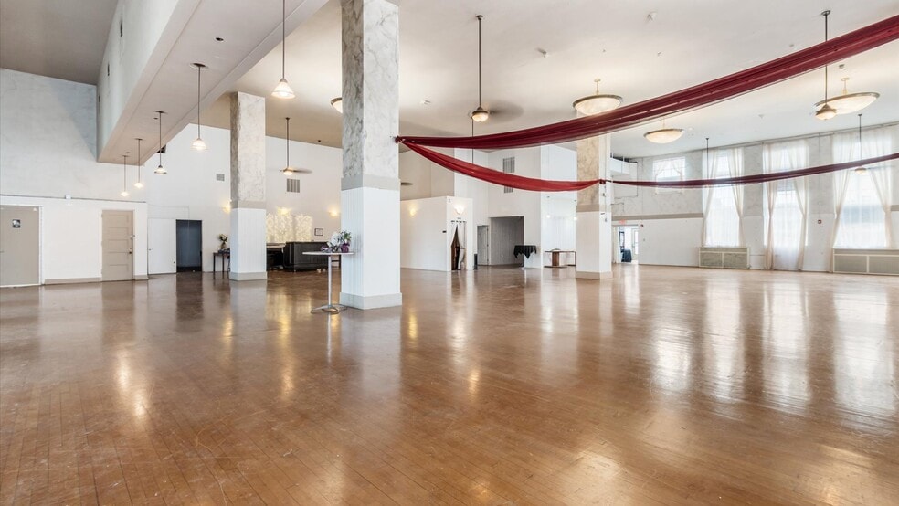 More Photos Of 85 E Main St, Newark Freestanding For Sale