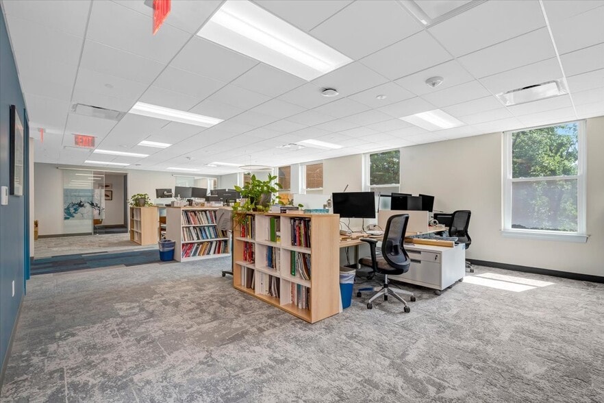 More Photos Of 4220 King St, Alexandria Office For Sale