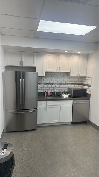 More Photos Of 11859 Wilshire Blvd, Los Angeles Medical For Lease