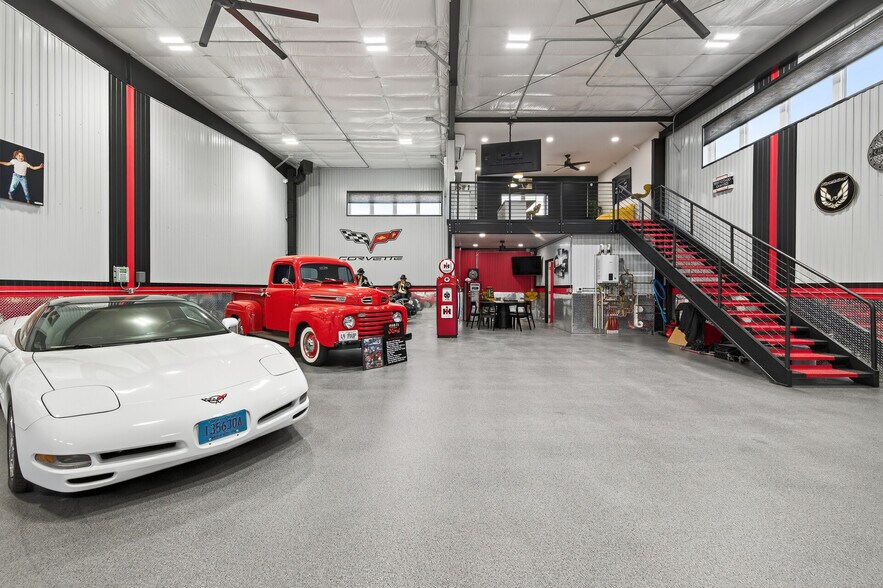 More Photos Of 663 Valerie Ave, Hudson Specialty For Sale