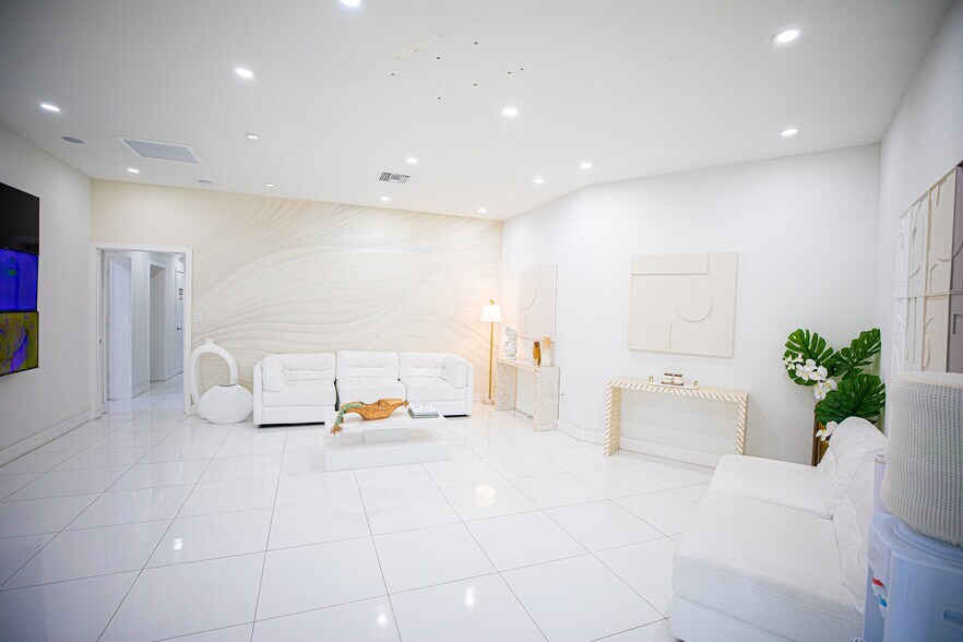 More Photos Of 2715 W Sligh Ave, Tampa Office Residential For Sale