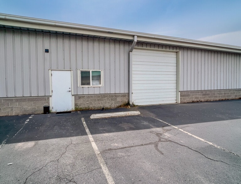Primary Photo Of 62987 Plateau Dr, Bend Warehouse For Sale