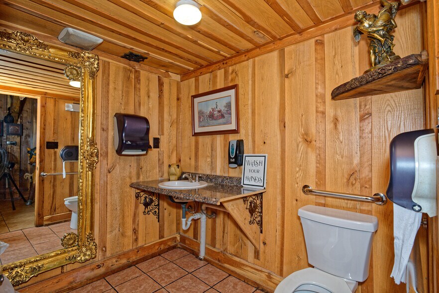 More Photos Of 671 Mariaville Rd, Schenectady Garden Center For Sale