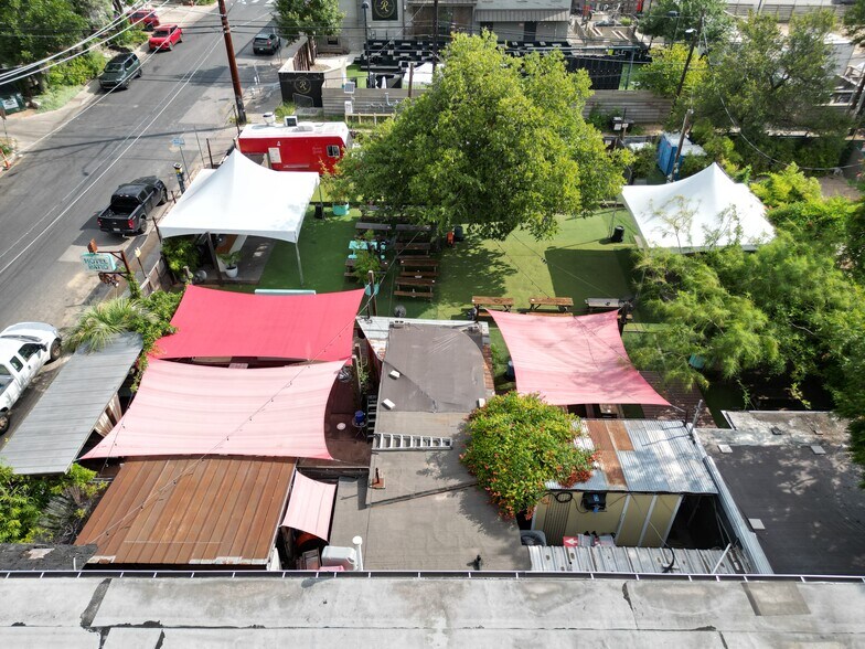 More Photos Of 1500 E 6th St, Austin Storefront Retail Residential For Sale