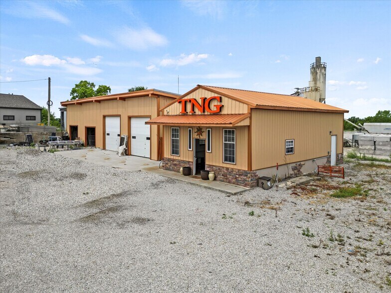 More Photos Of 1900 US 69, Excelsior Springs Warehouse For Sale