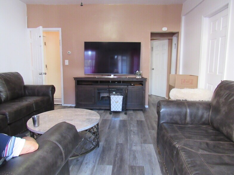 More Photos Of 5 New Main St, Haverstraw Storefront Retail Residential For Sale