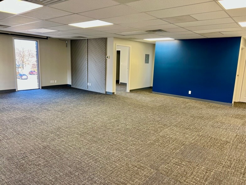 More Photos Of 4216 S Hocker Dr, Independence Office For Sale
