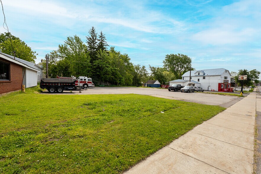 More Photos Of 1486 Abbott Rd, Lackawanna Freestanding For Sale