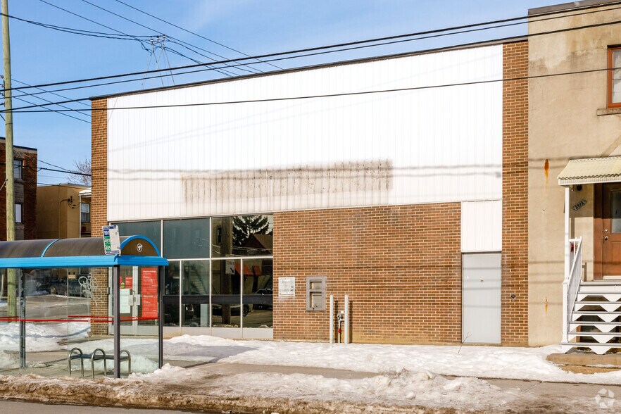 More Photos Of 2480 Rue Provost, Lachine Bank For Sale