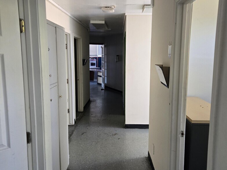 More Photos Of 625 Coleman Ave, Los Angeles Schools For Lease