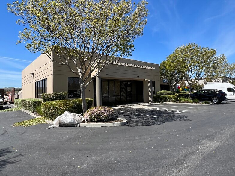 More Photos Of 365 Woodview Ave, Morgan Hill Warehouse For Lease