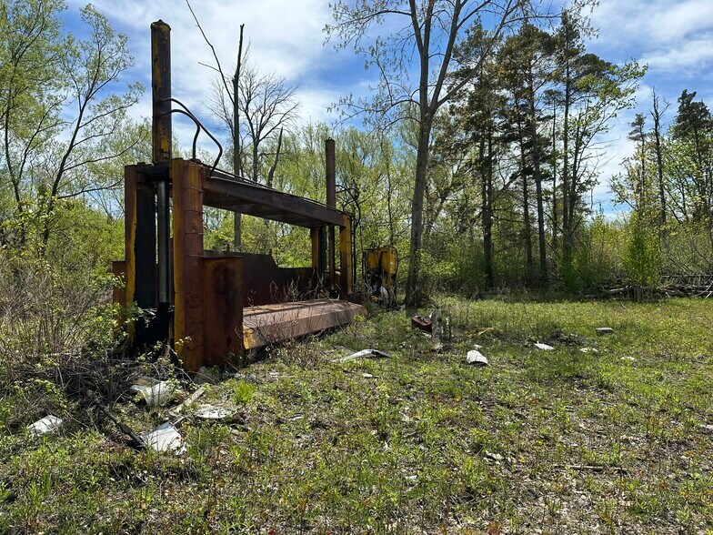 More Photos Of 157 Willow Rd, Dunkirk Auto Salvage Facility For Sale