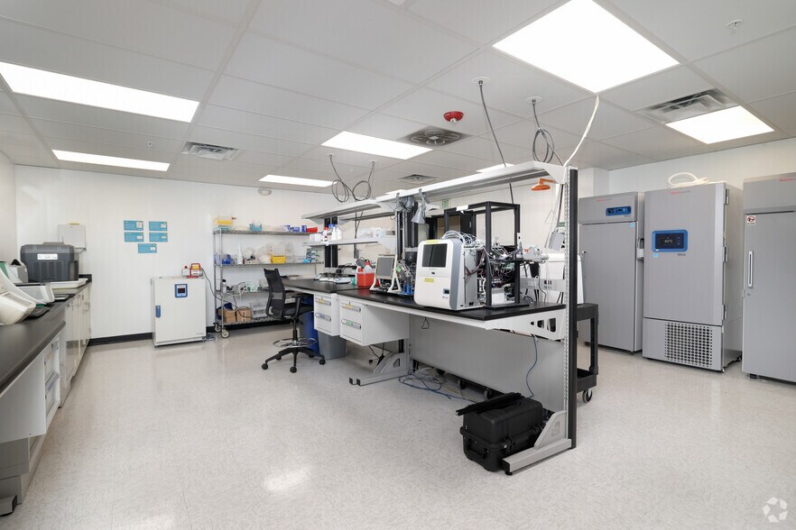 More Photos Of 500 Cummings Ctr, Beverly Office For Lease