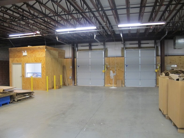 More Photos Of 221 Forney Dr, Ephrata Warehouse For Sale