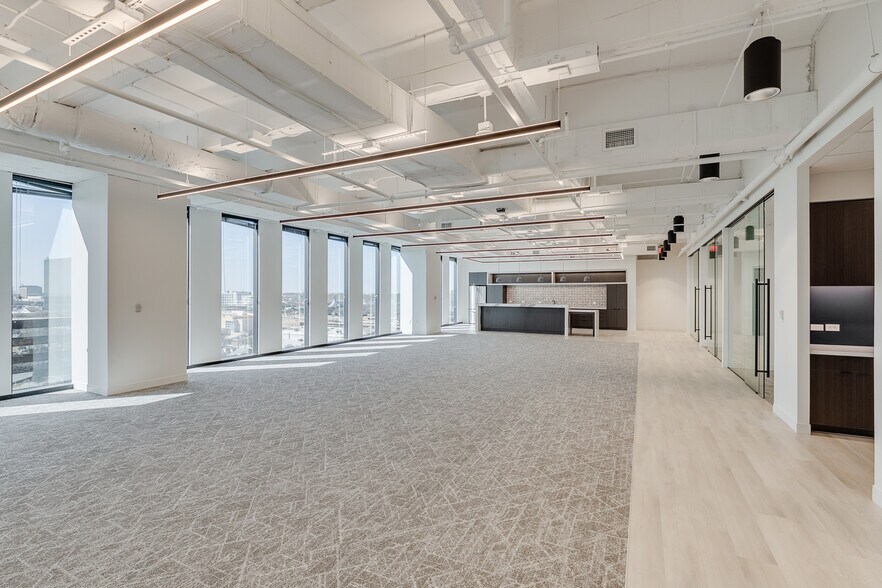More Photos Of 8144 Walnut Hill Ln, Dallas Office Residential For Lease