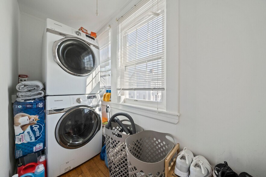 More Photos Of 17 North Ave, Rockland Apartments For Sale