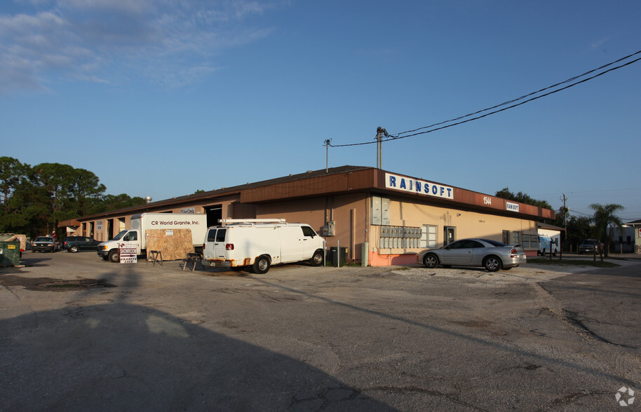 Primary Photo Of 1544 Market Cir, Port Charlotte Warehouse For Lease