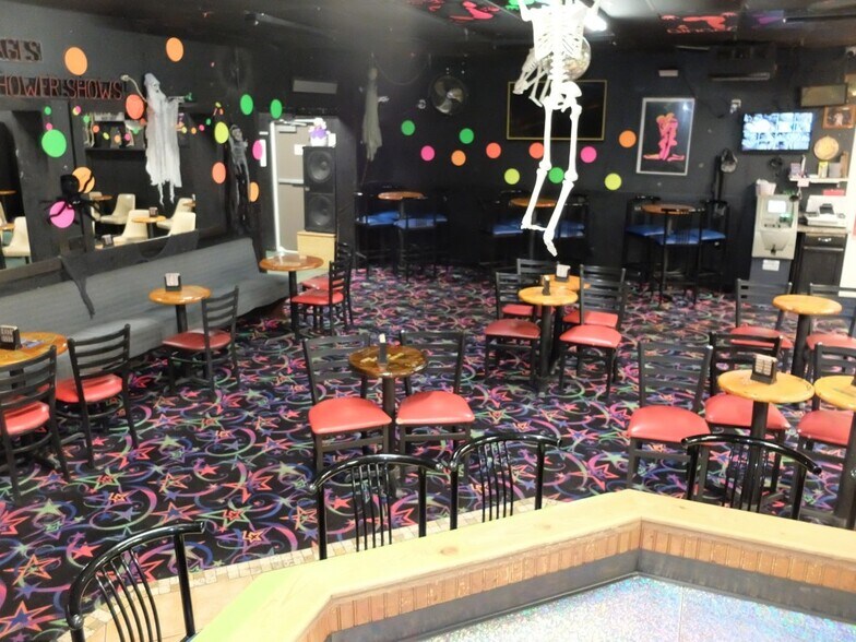 More Photos Of 54230 E 120 Rd, Miami Bar For Sale