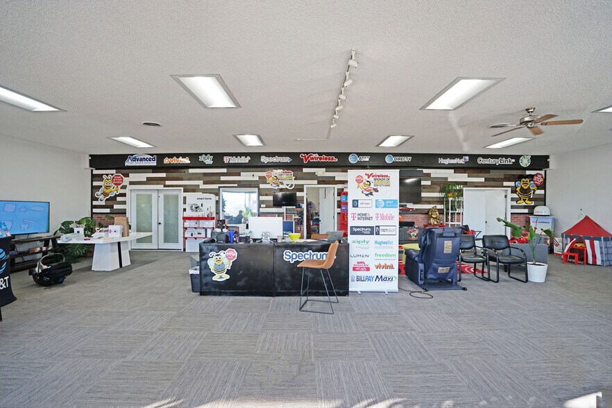 More Photos Of 421-423 W Yakima Ave, Yakima Freestanding For Sale