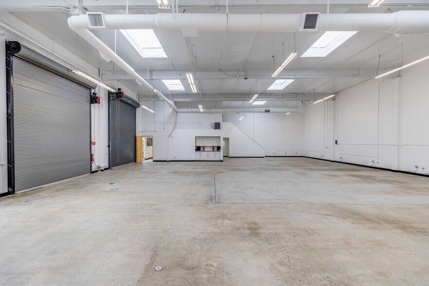 More Photos Of 1070-1080 Terra Bella Ave, Mountain View Light Distribution For Lease