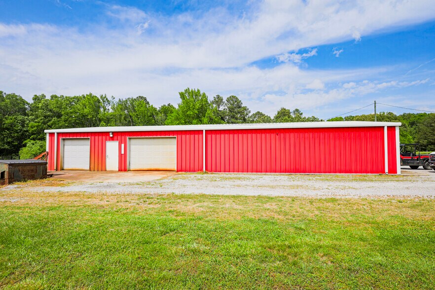 More Photos Of 1111 Mount Tabor Rd, Hartselle Showroom For Sale