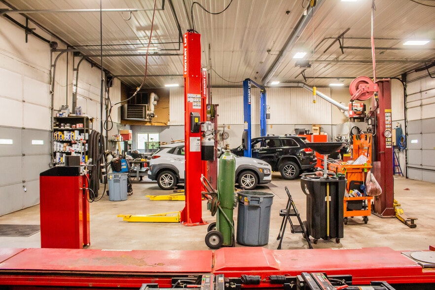 More Photos Of 8 Englewood St, Webster Auto Repair For Sale