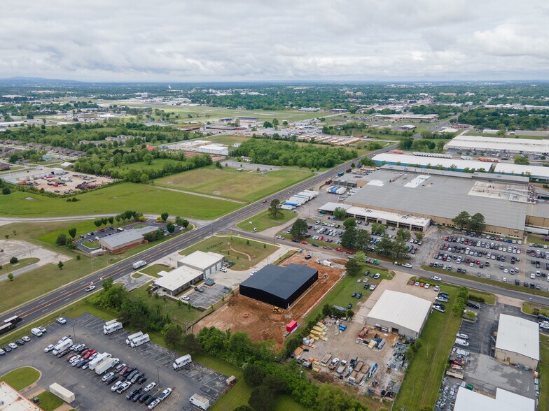 More Photos Of 595 Kawneer dr, Springdale Warehouse For Sale