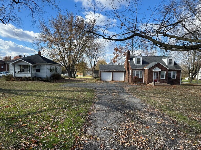 More Photos Of 374 Niles Cortland Rd SE, Warren Specialty For Sale