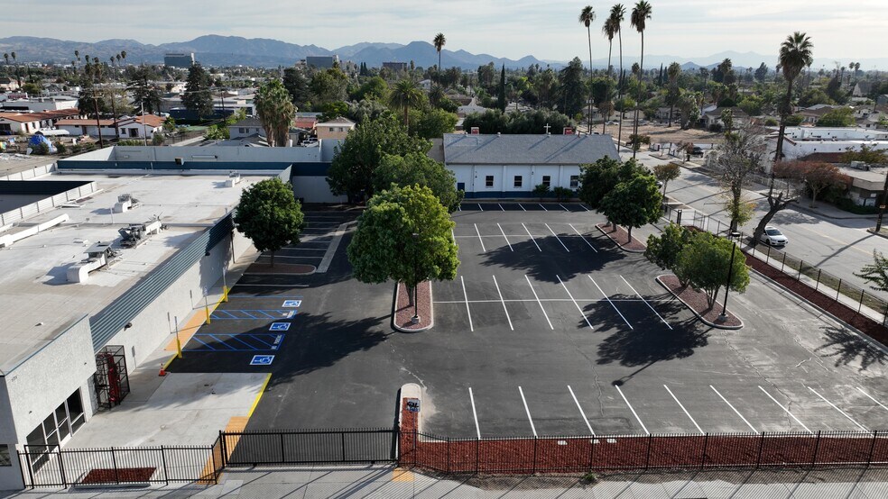 More Photos Of 575 W Base Line St, San Bernardino Freestanding For Sale