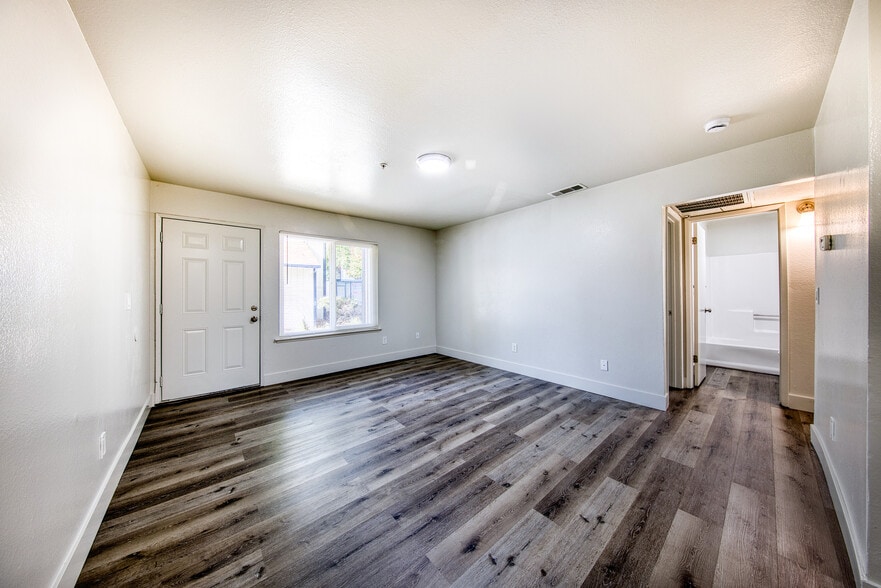 More Photos Of 2228 Edison Ave, Sacramento Apartments For Sale