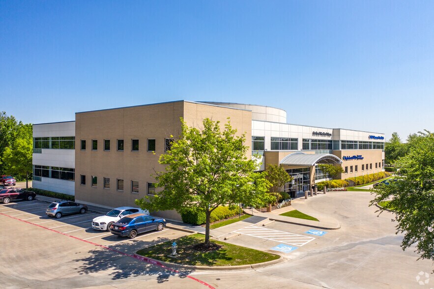 More Photos Of 7150 N President George Bush Tpke, Garland Medical For Lease