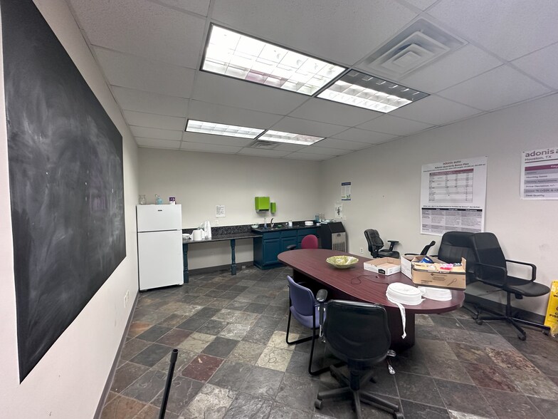 More Photos Of 10016 N US 59 Hwy, Houston Manufacturing For Sale