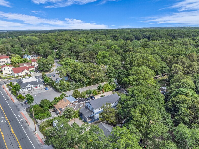 Primary Photo Of 715 Flanders Rd, Riverhead Office For Sale