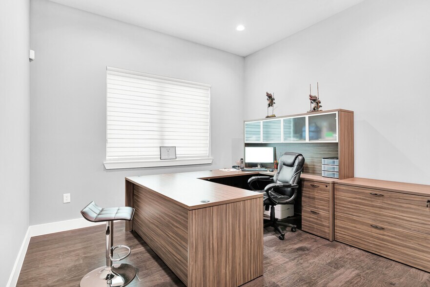 More Photos Of 4425 Plano Pkwy, Carrollton Office For Lease
