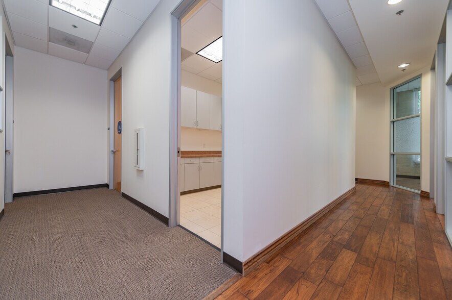 More Photos Of 8925 Research Dr, Irvine Office For Sale