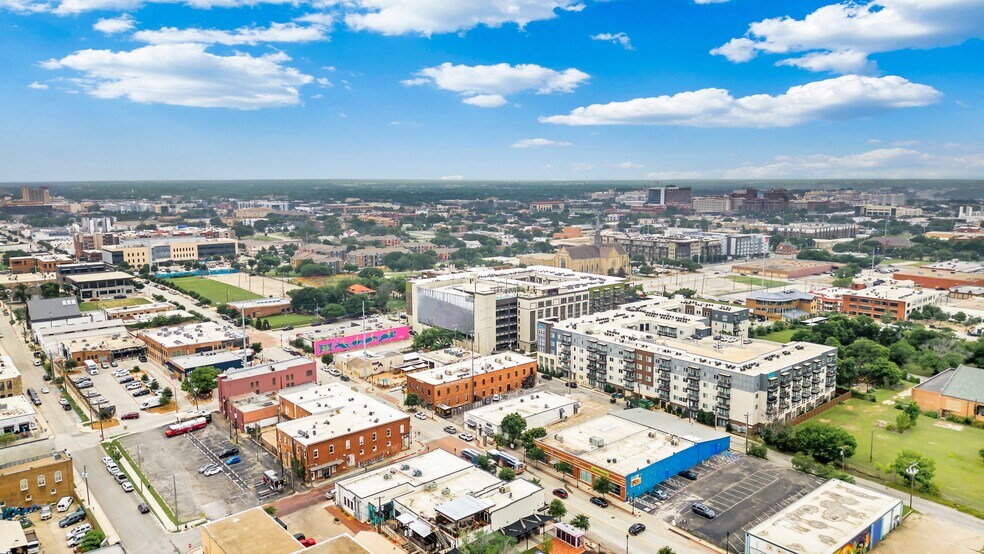 More Photos Of 122 S Main St, Fort Worth Office For Sale