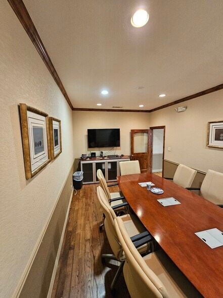 More Photos Of 1831 W Louisiana St, McKinney Office For Lease
