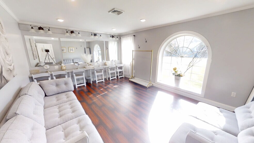 More Photos Of 193 County Highway 49, Morris Specialty For Sale