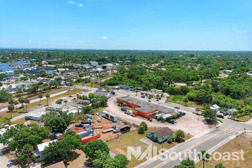 More Photos Of 4069-4129 SE Salerno Rd, Stuart General Retail For Lease