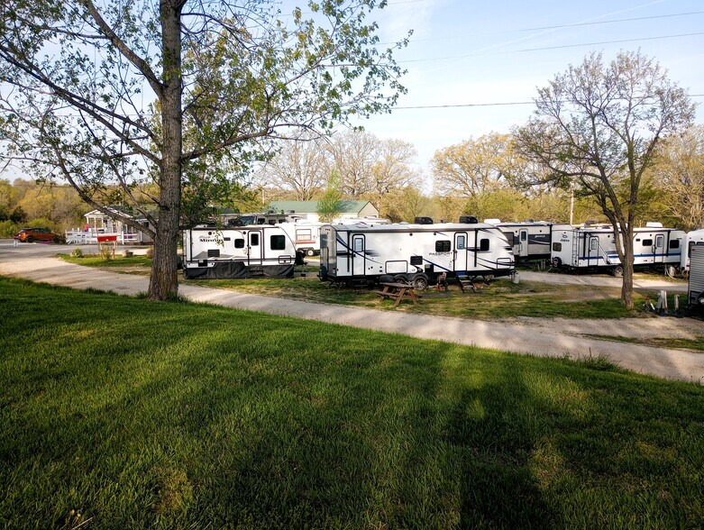 More Photos Of 26143 Spanky Ln, Waynesville Specialty For Sale