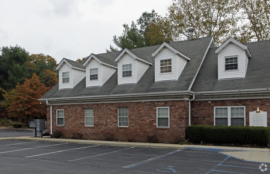 More Photos Of 821-823 Jericho Tpke, Smithtown Office For Sale