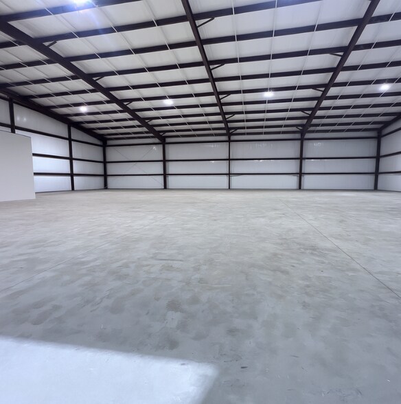 More Photos Of 18120 W Bellfort St, Richmond Warehouse For Lease