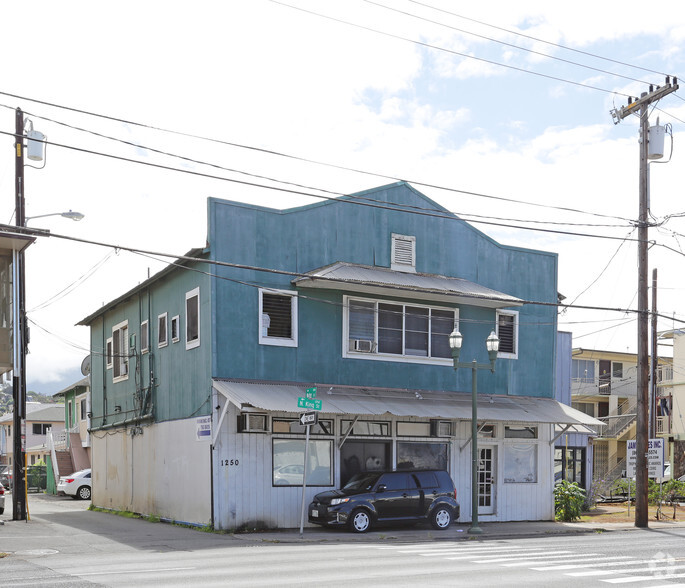 Primary Photo Of 1248-1250 N King St, Honolulu Freestanding For Sale