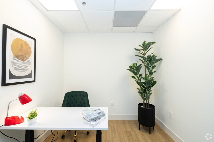 More Photos Of 6698 68th Ave N, Pinellas Park Coworking Space