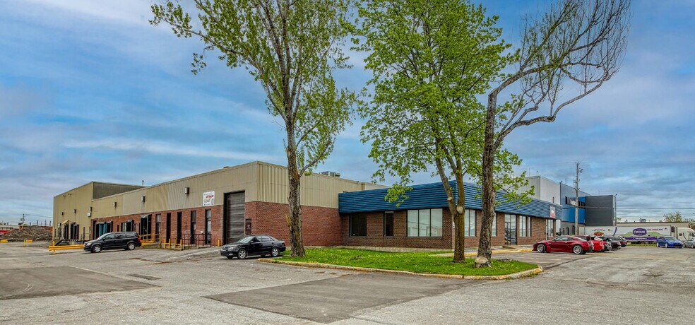 More Photos Of 830 Av Godin, Québec Distribution For Lease