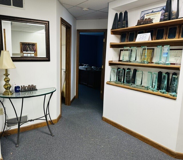More Photos Of 5949 Steubenville Pike, McKees Rocks Office For Lease