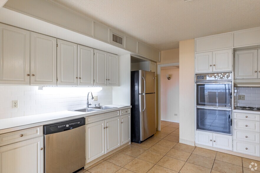 More Photos Of 1617 27th St, Lubbock Apartments For Sale