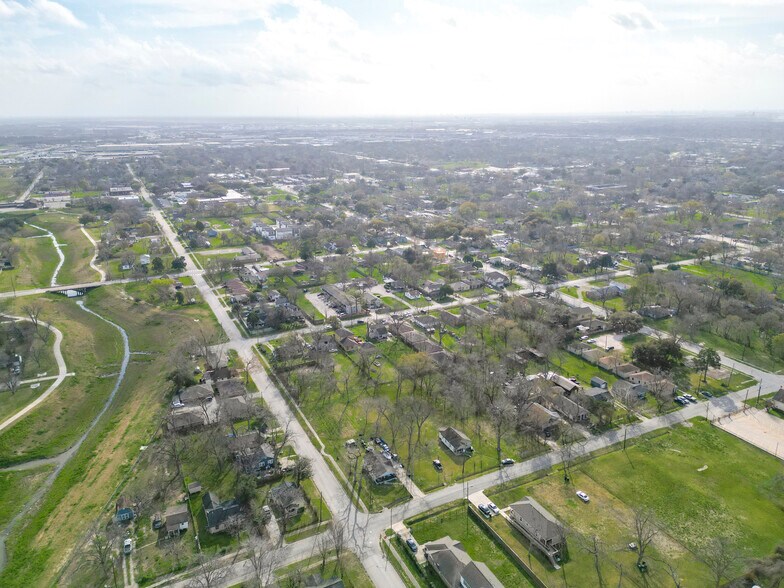 More Photos Of 4905 Kashmere St, Houston Apartments For Sale